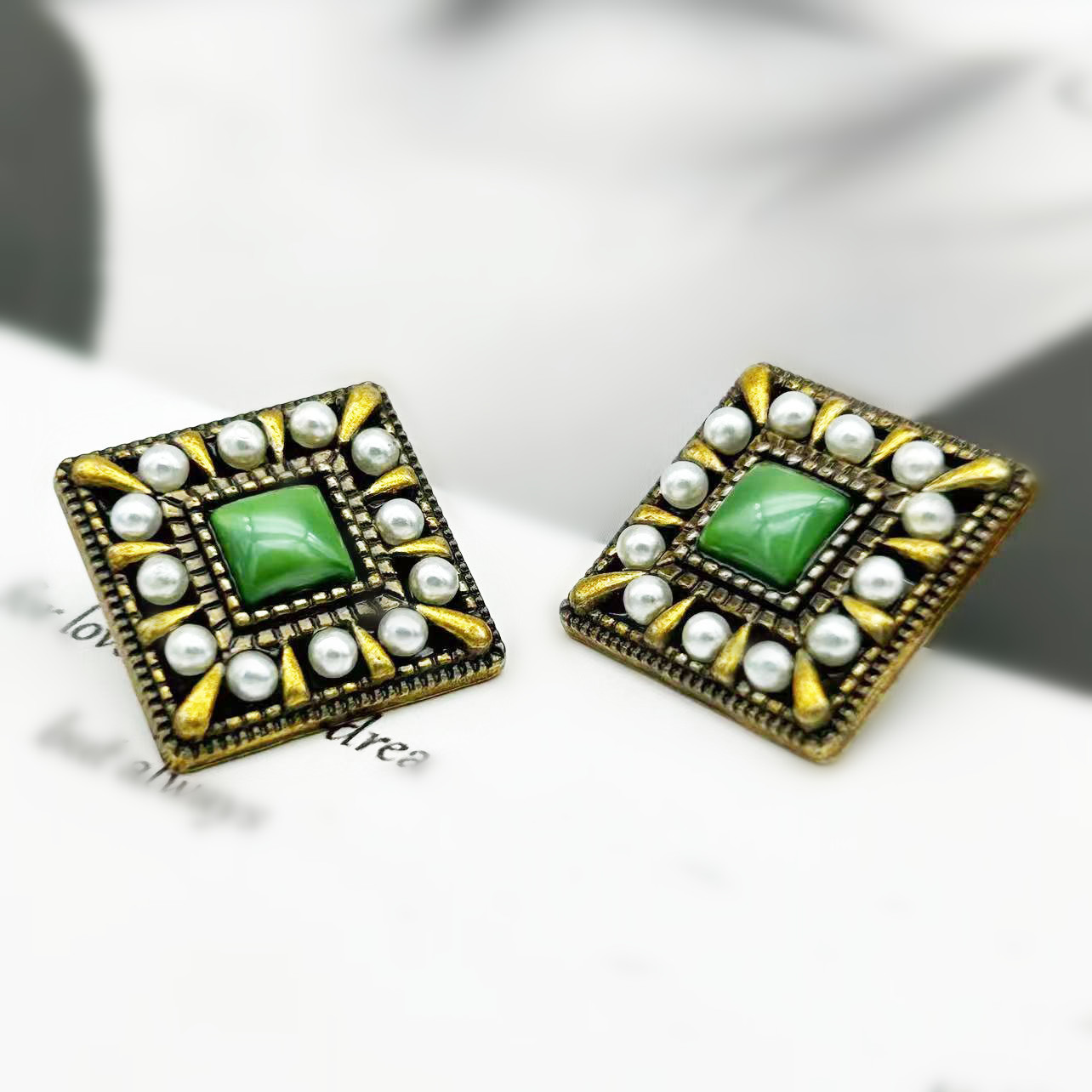 Button Hole Cutter - 6PCS/Lot Luxury Vintage Pearl Embellished Button